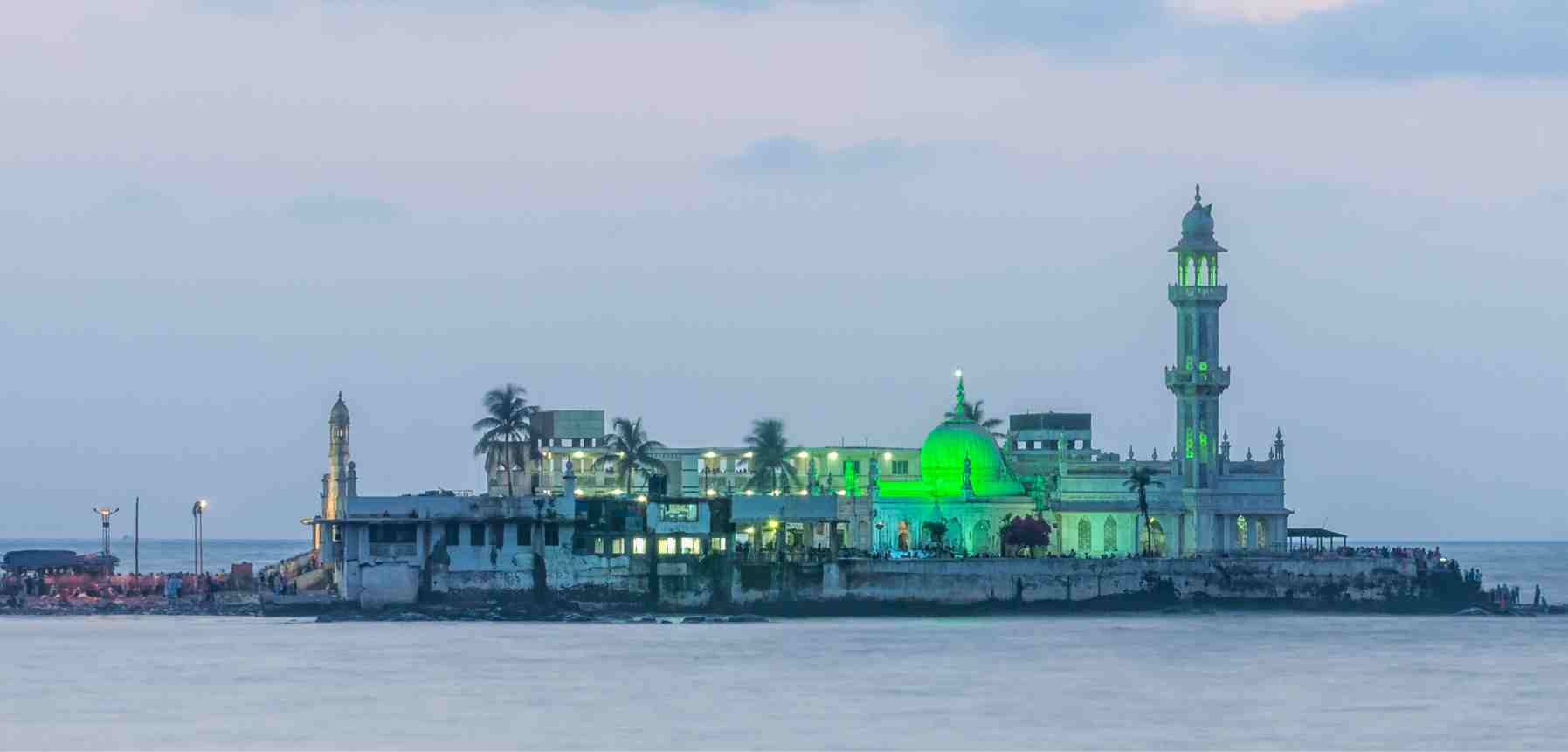 Haji Ali Dargah in Mumbai: History & Visiting Guide