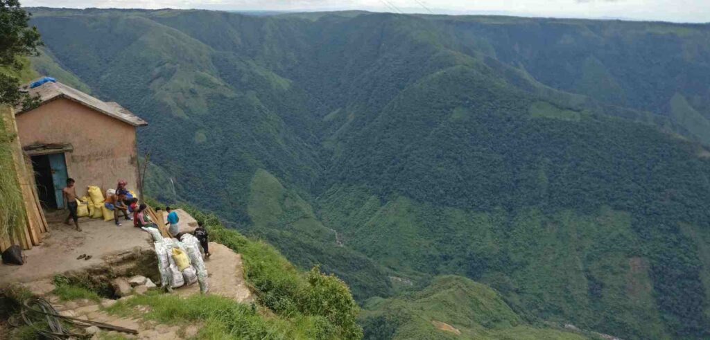 Best Time to Visit Laitlum Canyon