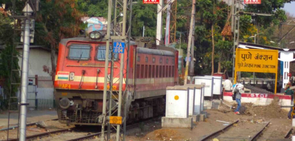 How to Reach Pataleshwar Cave Temple