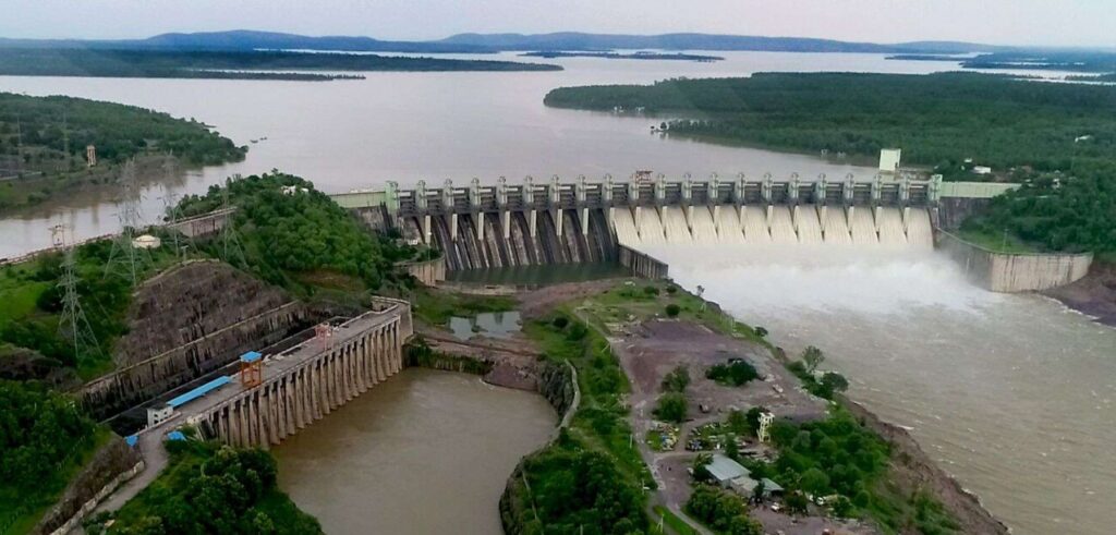 indira sagar dam, one of the largest dam in india