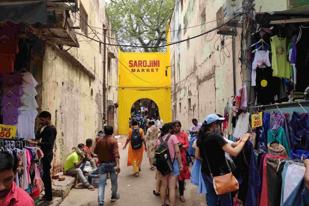 sarojini nagar market