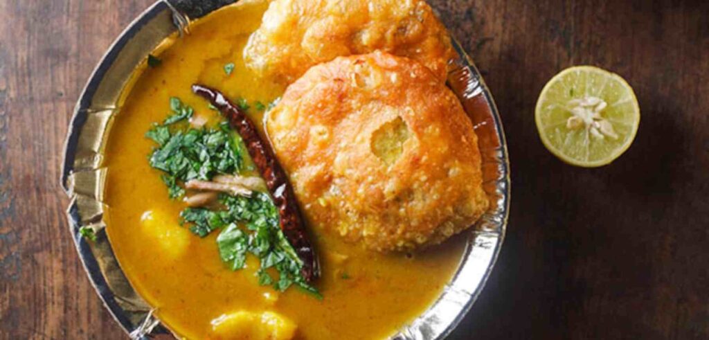 Kachori with Sabzi