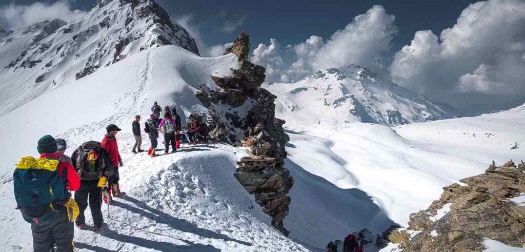 Best Time to explore the Rupin Pass Trek
