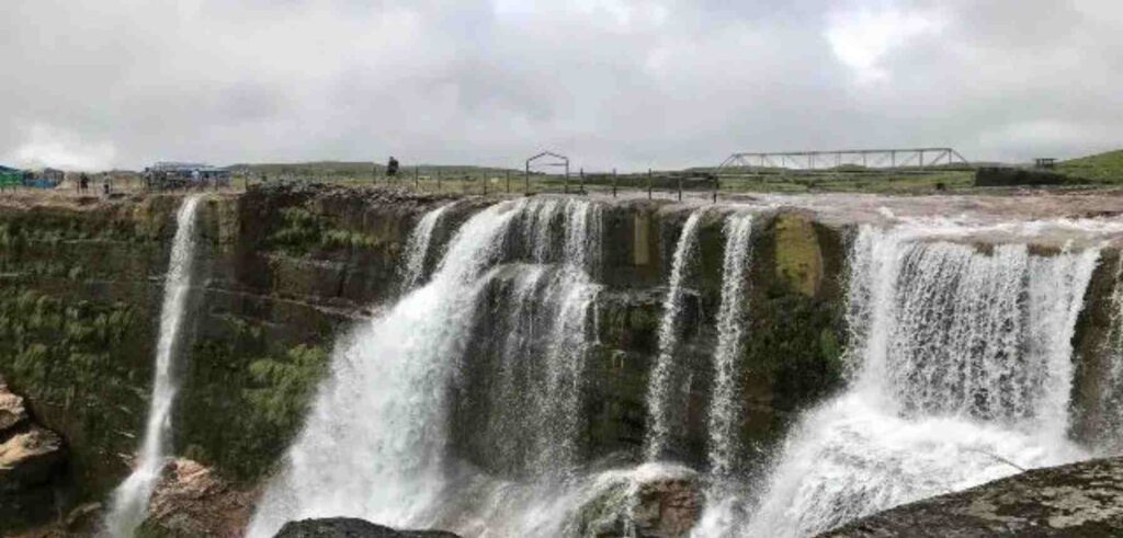 dainthlen waterfalls