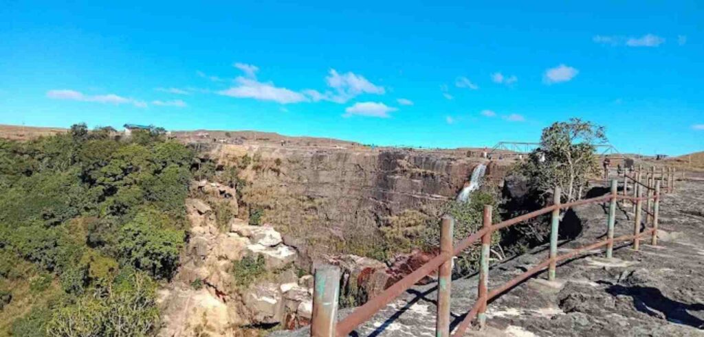 Places to Visit Near Dainthlen Falls