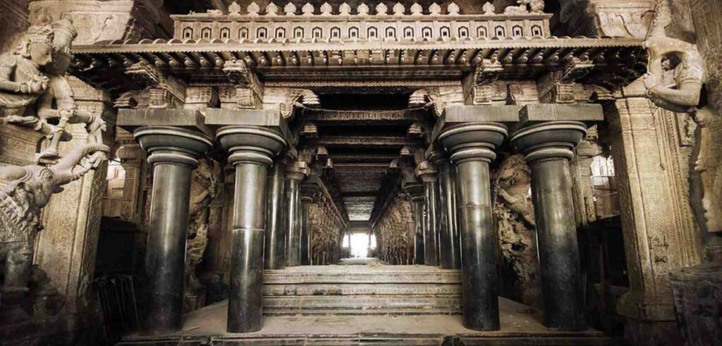 Pudhu Mandapam: The Market Inside a Temple
