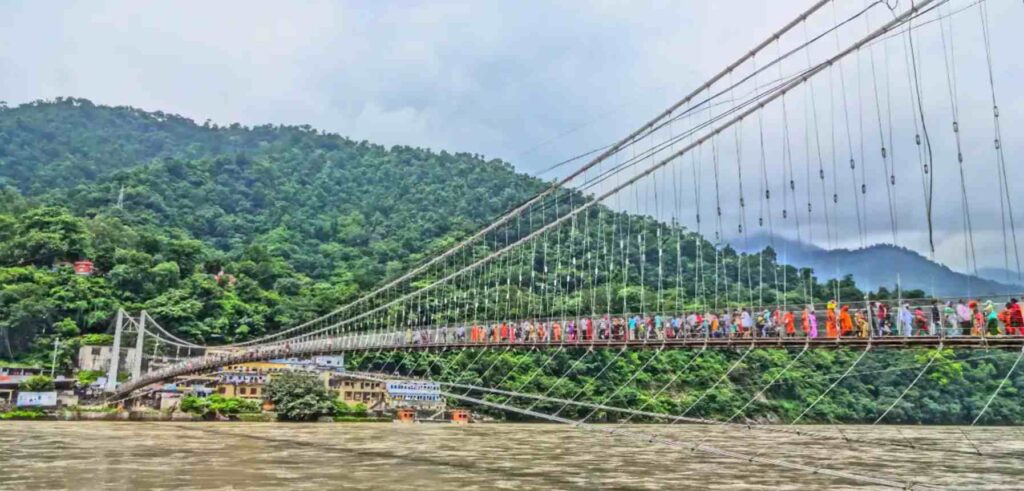 Visit the Iconic Laxman Jhula and Ram Jhula